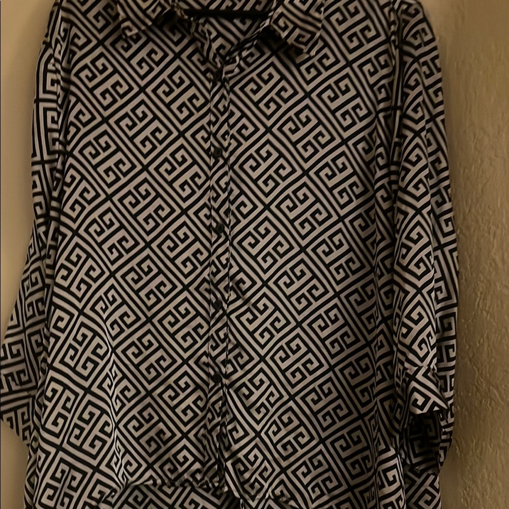 Black and White Geometric Patterned Blouse